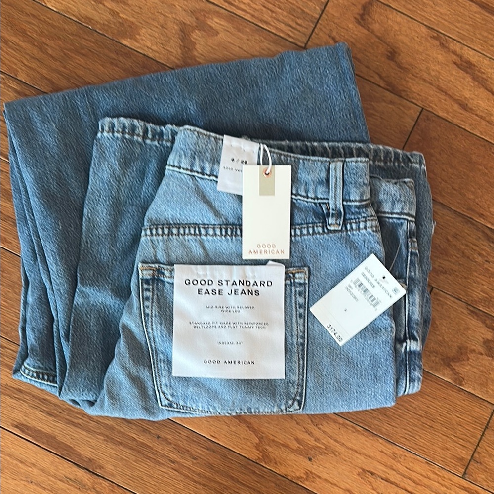 NWT.  Good American Good Standard Ease Jeans. Size 6.   Sold out online!